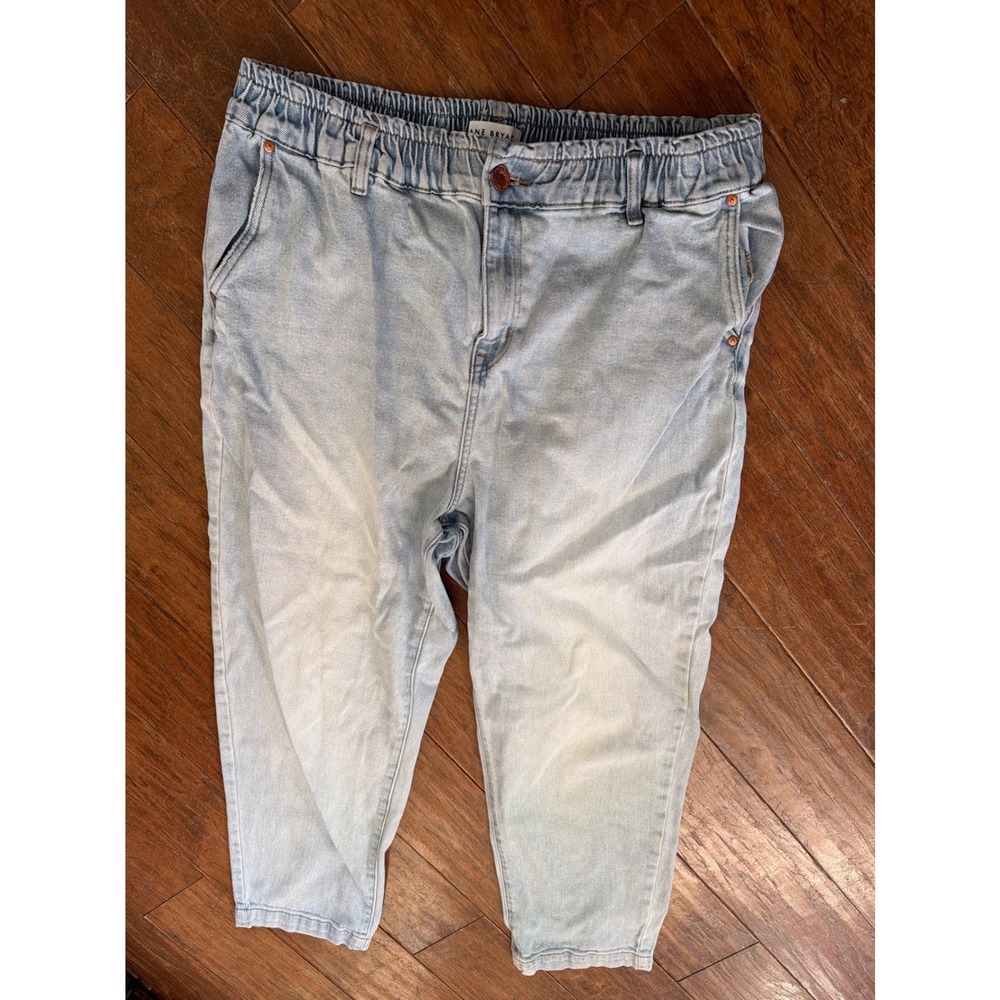 Lane Bryant Signature Fit High-Rise Mom Jeans Light Wash Flex Magic Waist 16